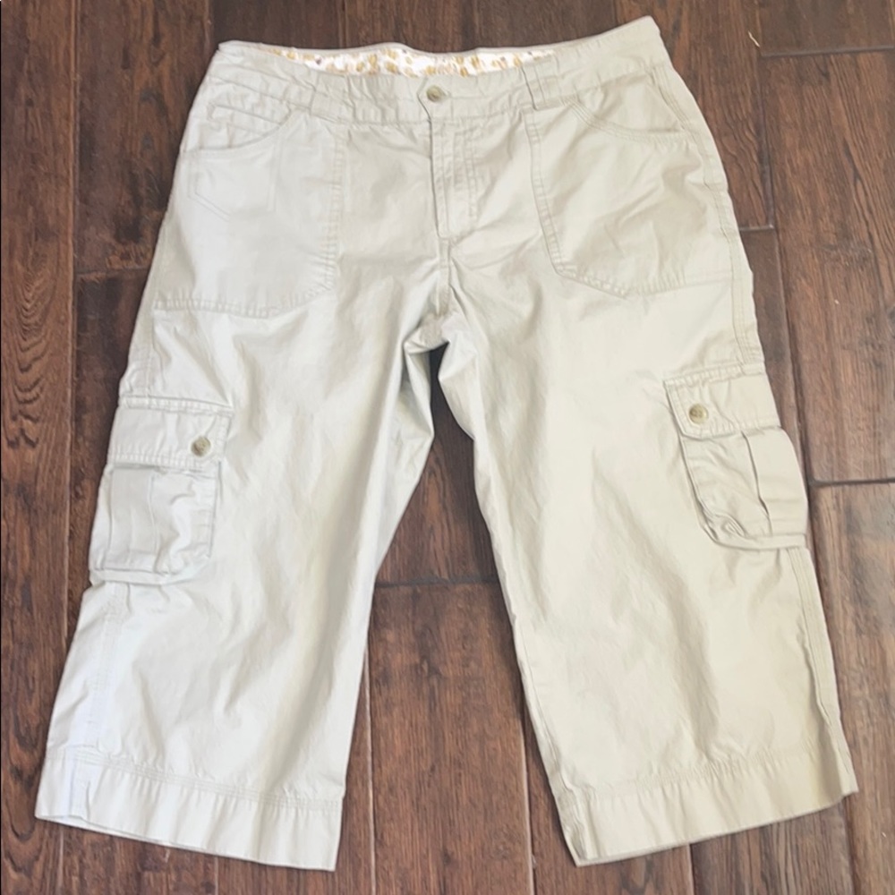 Columbia cream cropped hiking pants size 10